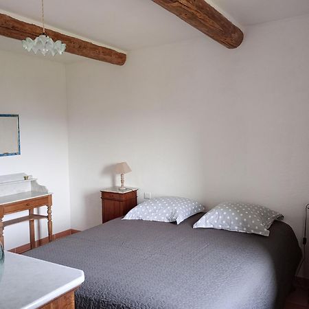 Le Lavoir Lacoste  Habitación foto